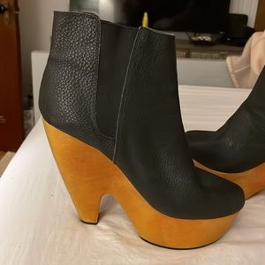 Messeca New York Platform Wood Ankle Boots size 9
